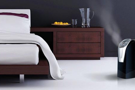 潮濕雨天年年有，除濕機來歲歲除