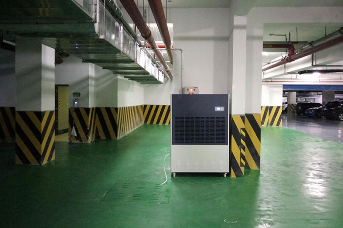 油畫(huà)如何防潮、保養(yǎng)（油畫(huà)的保養(yǎng)秘笈） 漲知識(shí)：油畫(huà)要這樣保養(yǎng)！ 油畫(huà)保存許多招！